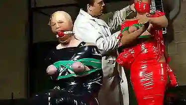 БДСМ связывание двух жирных баб, который хотят острых ощущений